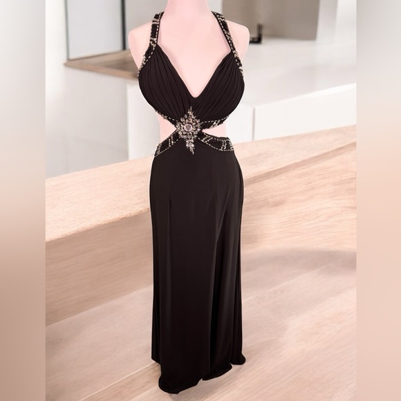 Black Backless Dress David’s Bridal Black Beaded Formal Gown Size 4  Dress - Picture 1 of 11